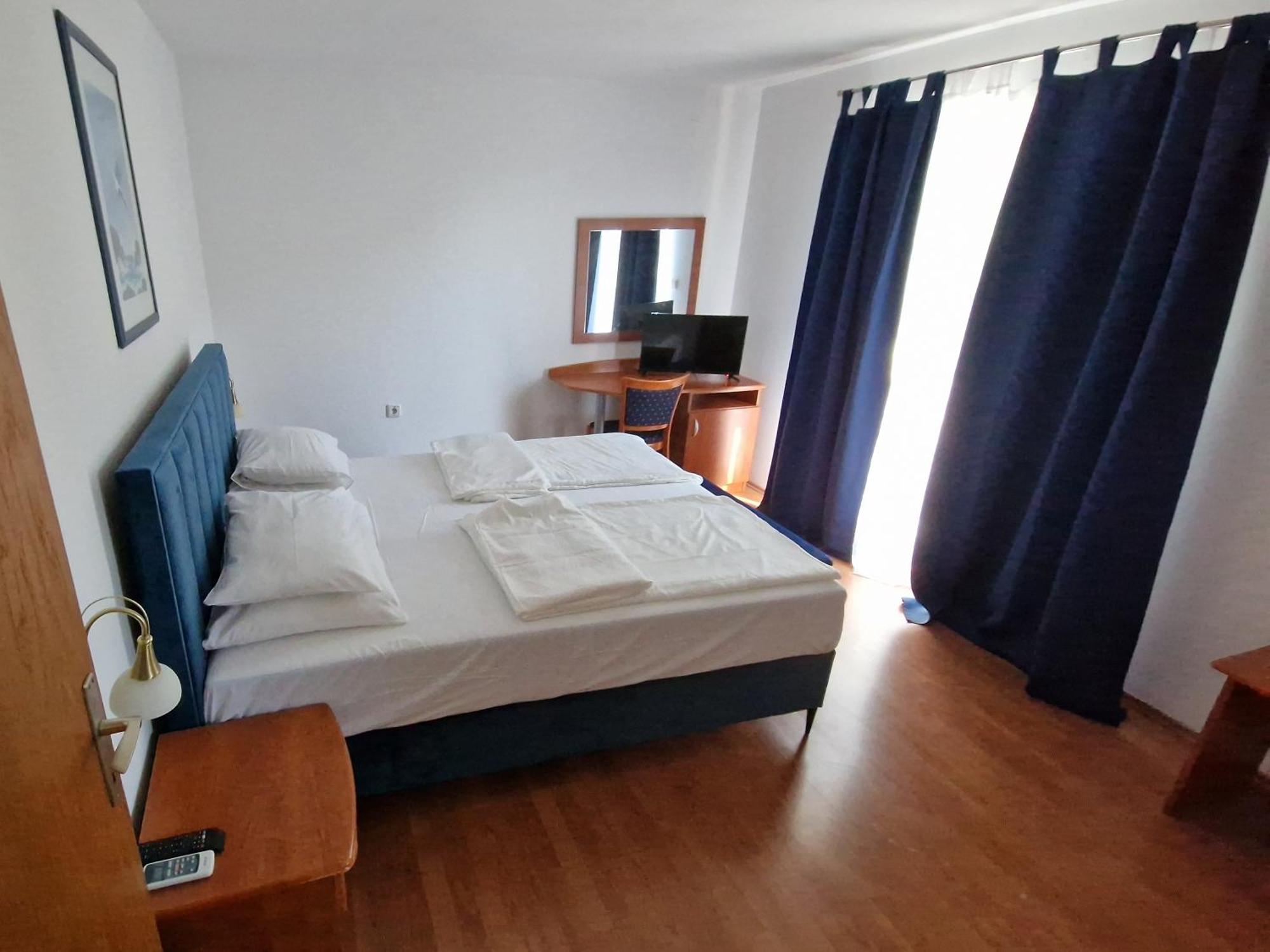 Pansion Marco Polo Hotell Petrcane Eksteriør bilde