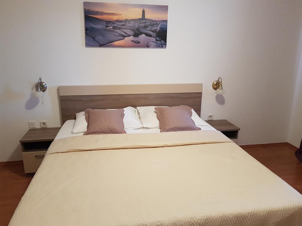 Pansion Marco Polo Hotell Petrcane Eksteriør bilde