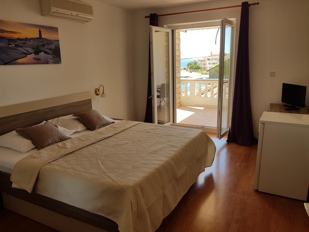 Pansion Marco Polo Hotell Petrcane Eksteriør bilde