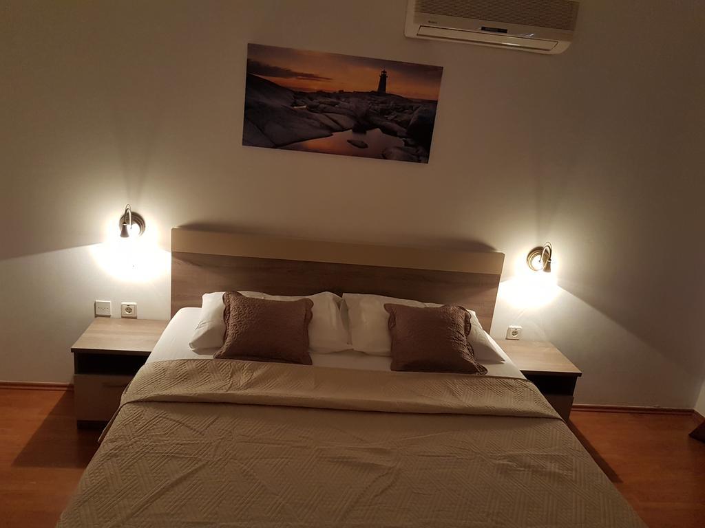 Pansion Marco Polo Hotell Petrcane Eksteriør bilde